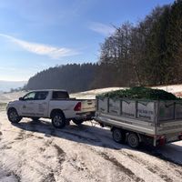 Toyota Hilux mit Humbaur Anh&auml;nger